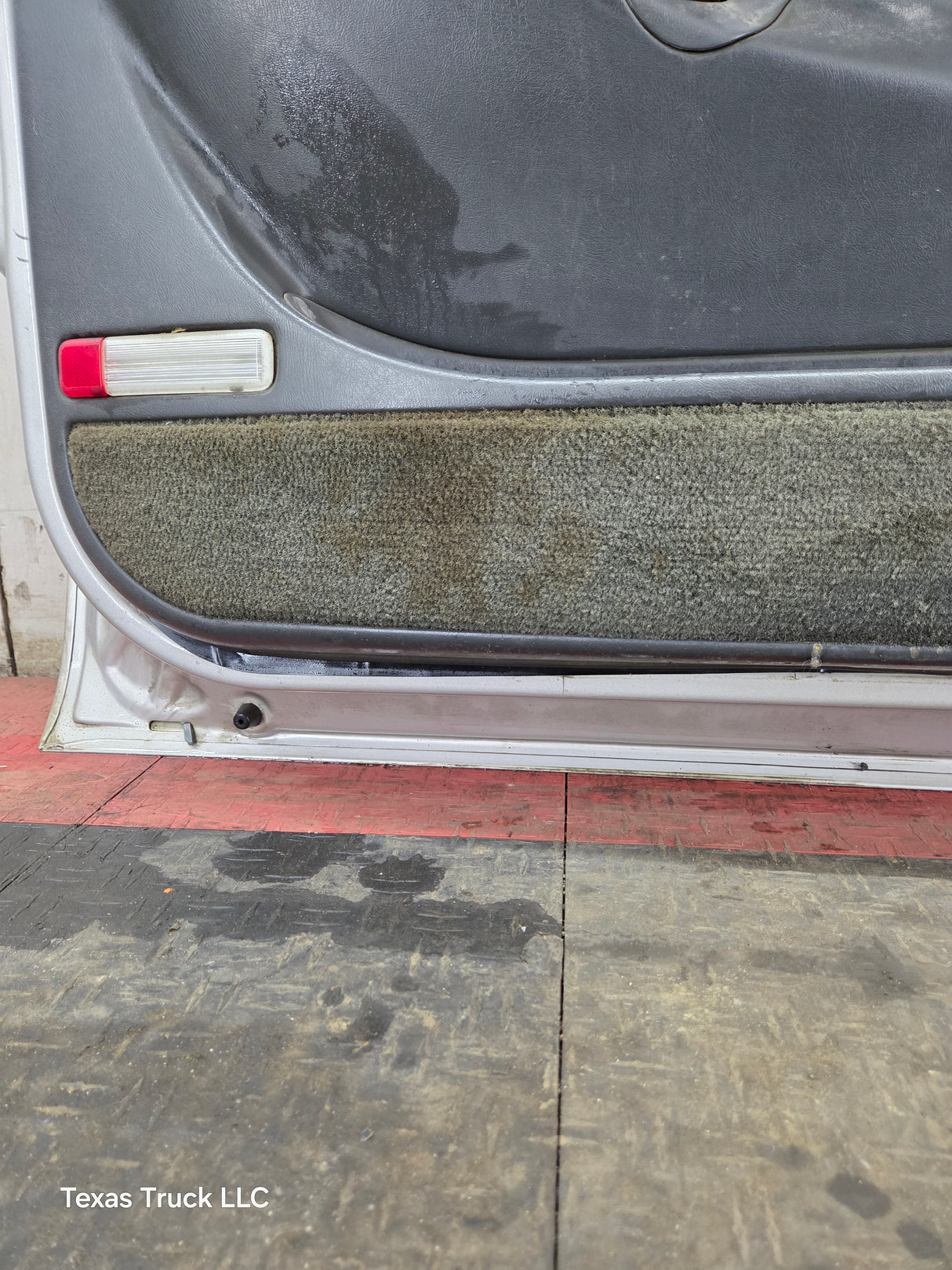 1999-2006 Chevrolet Silverado / GMC Sierra 1500 2500 3500 HD Front Driver Side Door LH - Fine Silver Birch Metallic