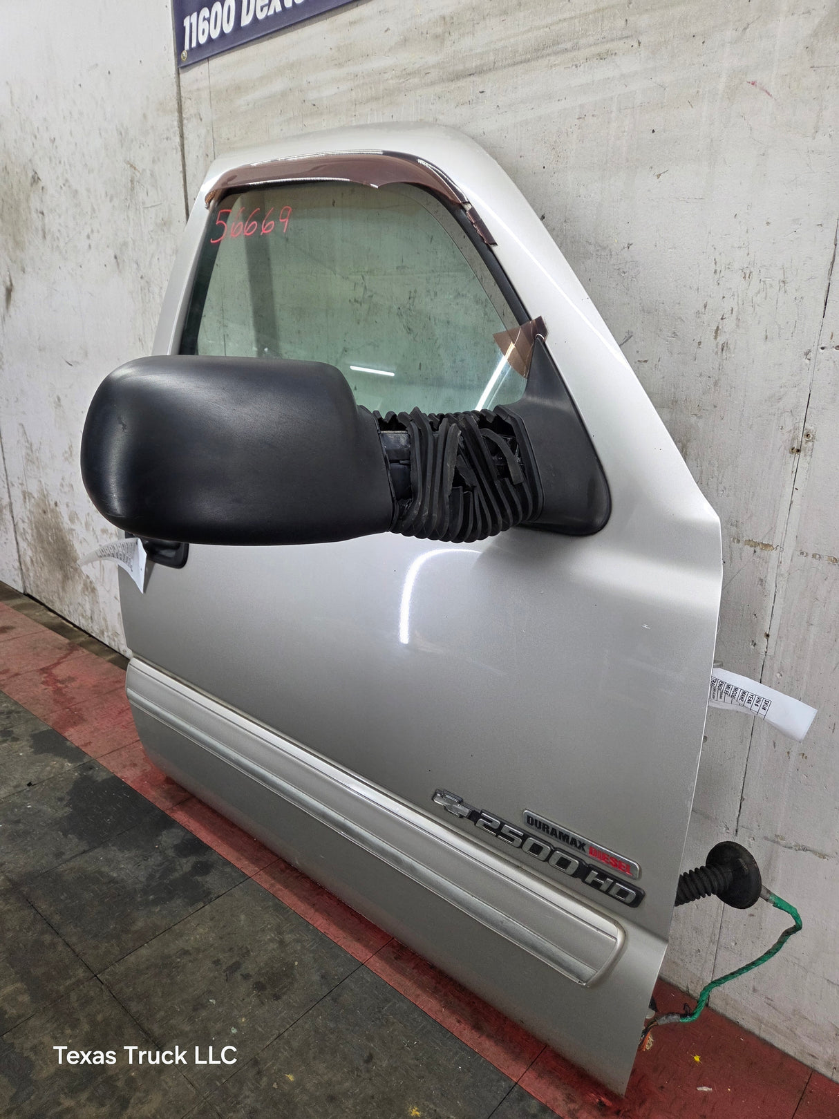 1999-2006 Chevrolet Silverado / GMC Sierra 1500 2500 3500 HD Front Passenger side Door RH - Fine Silver Birch Metallic