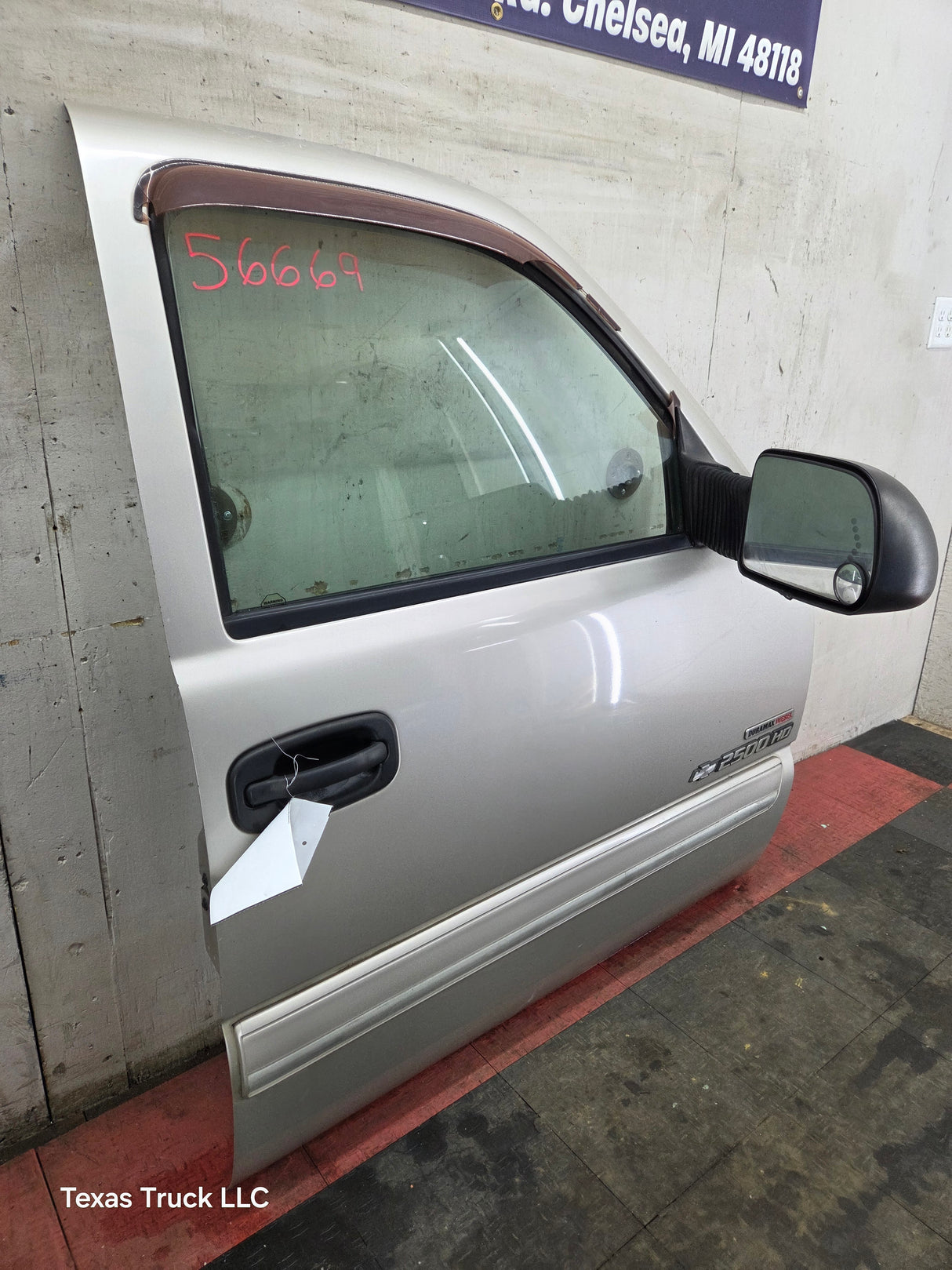 1999-2006 Chevrolet Silverado / GMC Sierra 1500 2500 3500 HD Front Passenger side Door RH - Fine Silver Birch Metallic