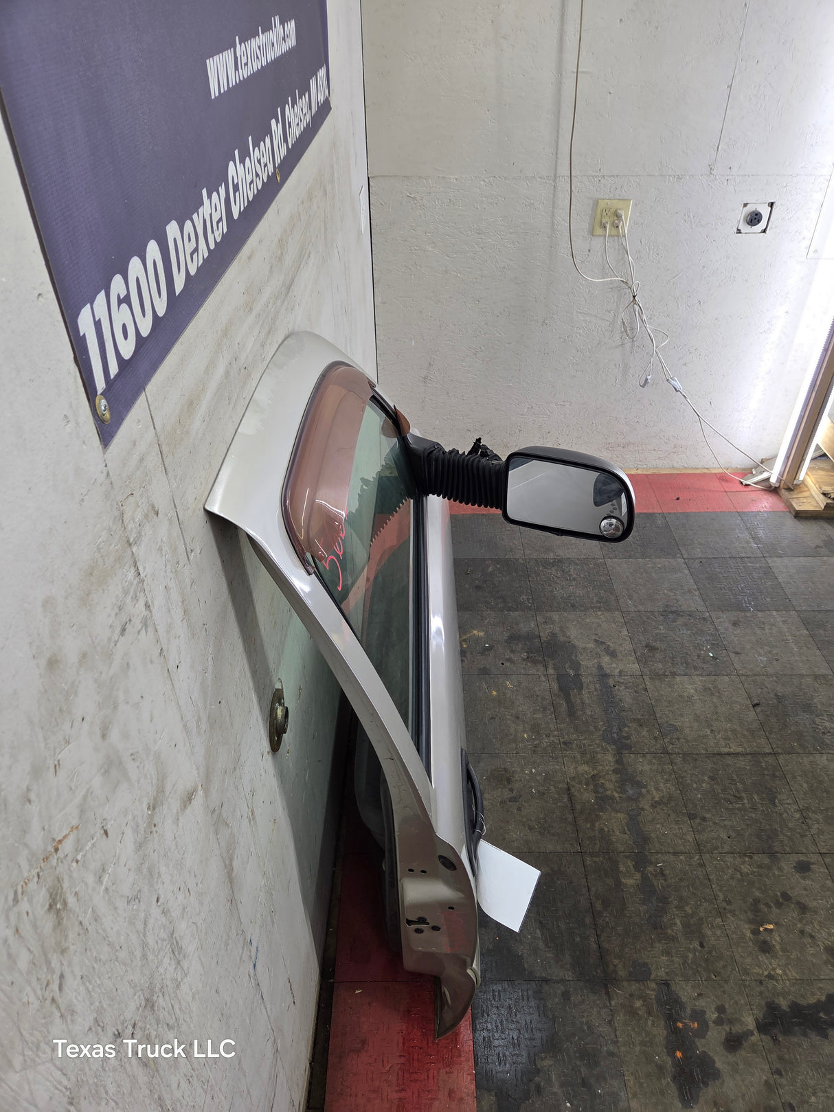 1999-2006 Chevrolet Silverado / GMC Sierra 1500 2500 3500 HD Front Passenger side Door RH - Fine Silver Birch Metallic