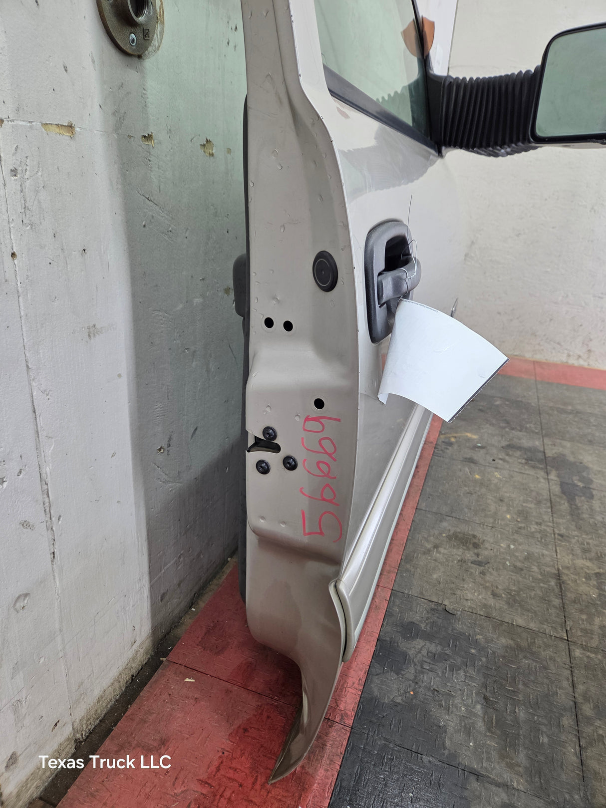 1999-2006 Chevrolet Silverado / GMC Sierra 1500 2500 3500 HD Front Passenger side Door RH - Fine Silver Birch Metallic