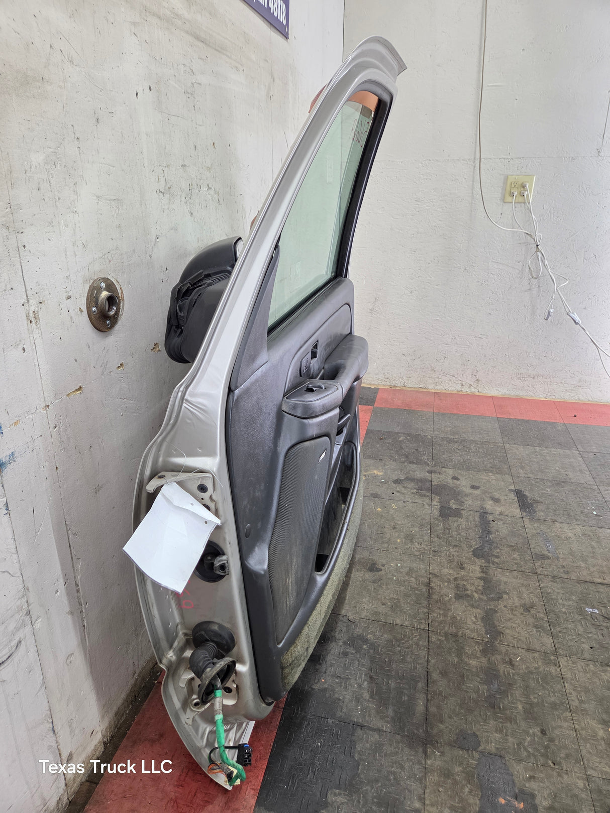 1999-2006 Chevrolet Silverado / GMC Sierra 1500 2500 3500 HD Front Passenger side Door RH - Fine Silver Birch Metallic