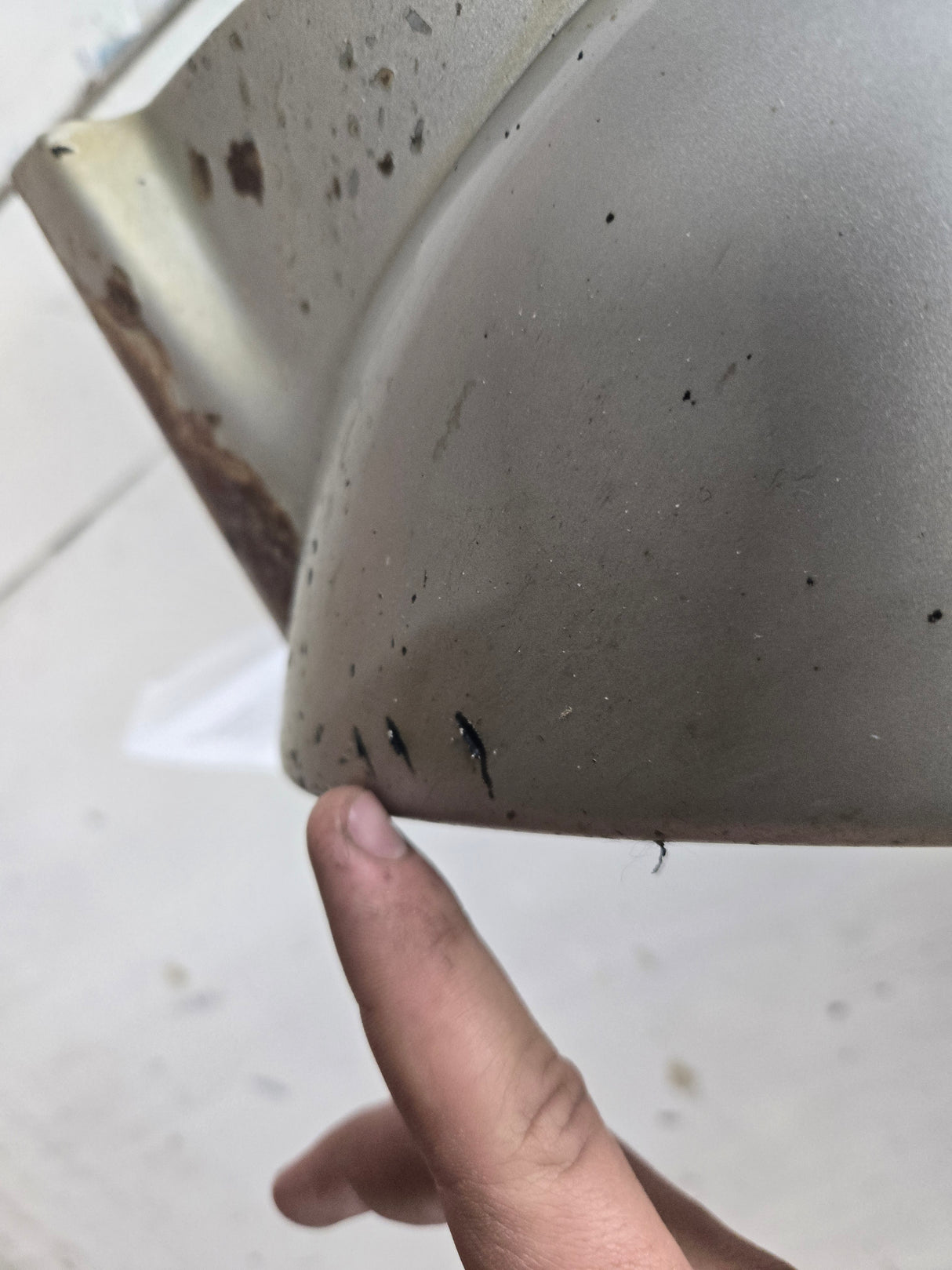 2003-2007 Chevrolet Silverado / Tahoe / Suburban 1500 2500 3500 HD RH Passenger Side "Cateye" Front Fender - Fine Silver Birch Metallic