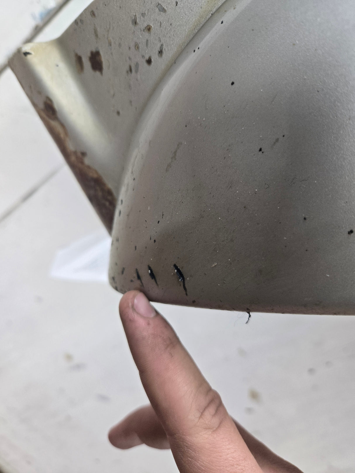 2003-2007 Chevrolet Silverado / Tahoe / Suburban 1500 2500 3500 HD RH Passenger Side "Cateye" Front Fender - Fine Silver Birch Metallic