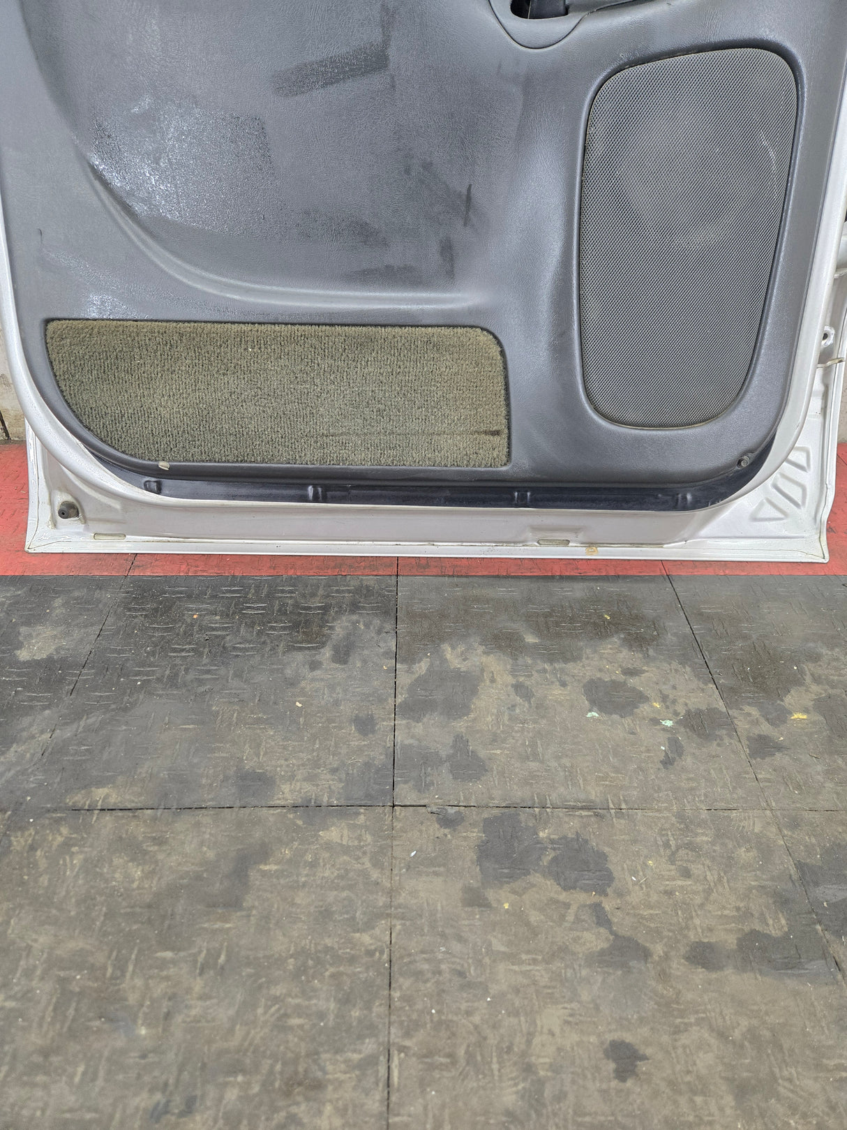 1999-2007 Chevrolet Silverado / GMC Sierra 1500 2500 3500 HD Rear Driver side LH Crew Cab rear door - Fine Silver Birch Metallic