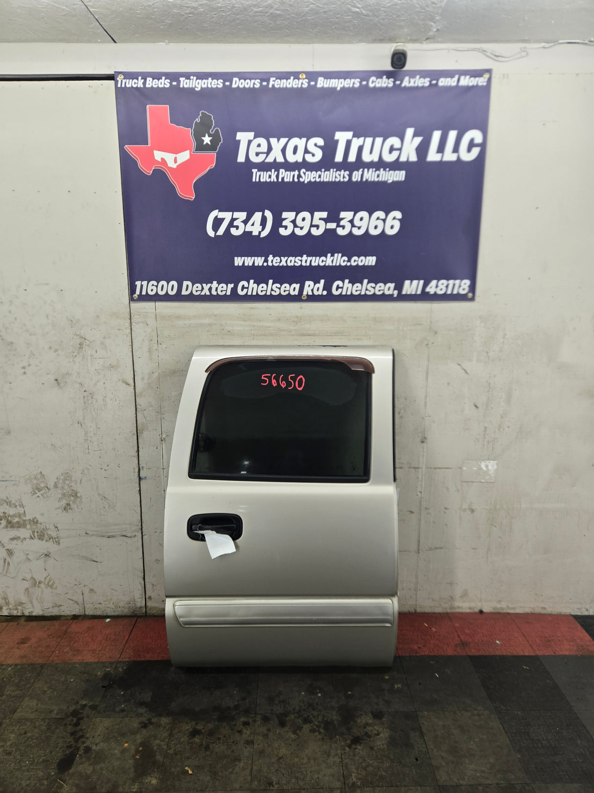 1999-2006 Chevrolet Silverado / GMC Sierra 1500 2500 3500 HD Rear Passenger side Crew Cab rear door RH - Fine Silver Birch Metallic