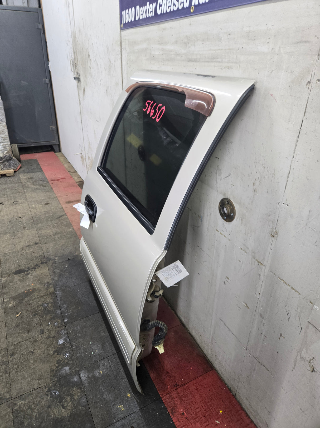 1999-2006 Chevrolet Silverado / GMC Sierra 1500 2500 3500 HD Rear Passenger side Crew Cab rear door RH - Fine Silver Birch Metallic