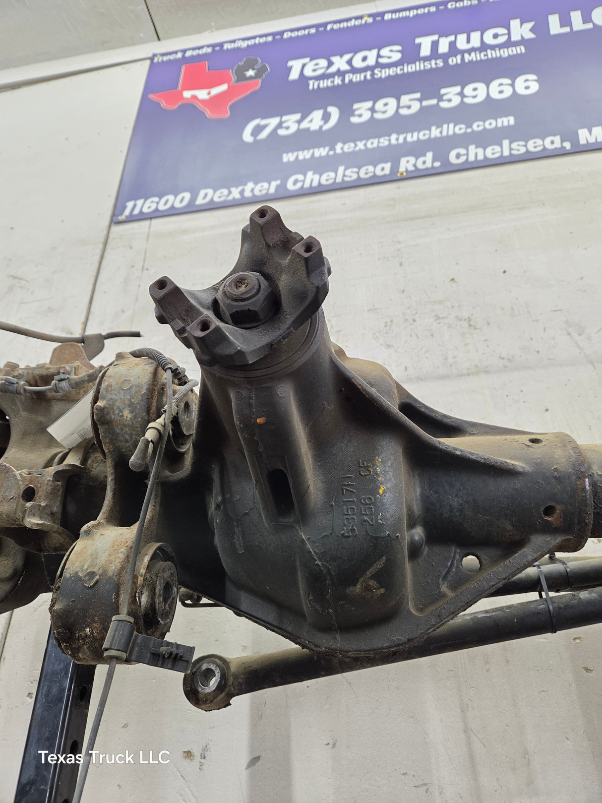 2008-2010 Ford Super Duty F250 F350 FRONT Axle 3.73 SRW