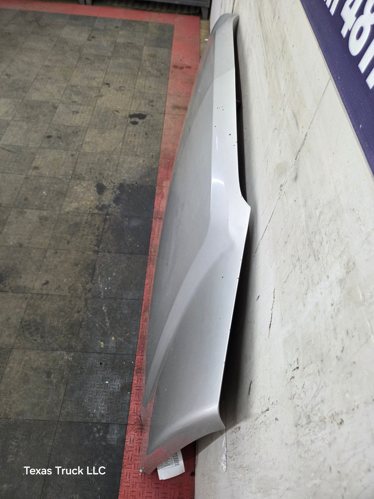 2003-2006 Chevrolet Silverado 2500 3500 Cateye HD Hood OEM - Fine Silver Birch Metallic