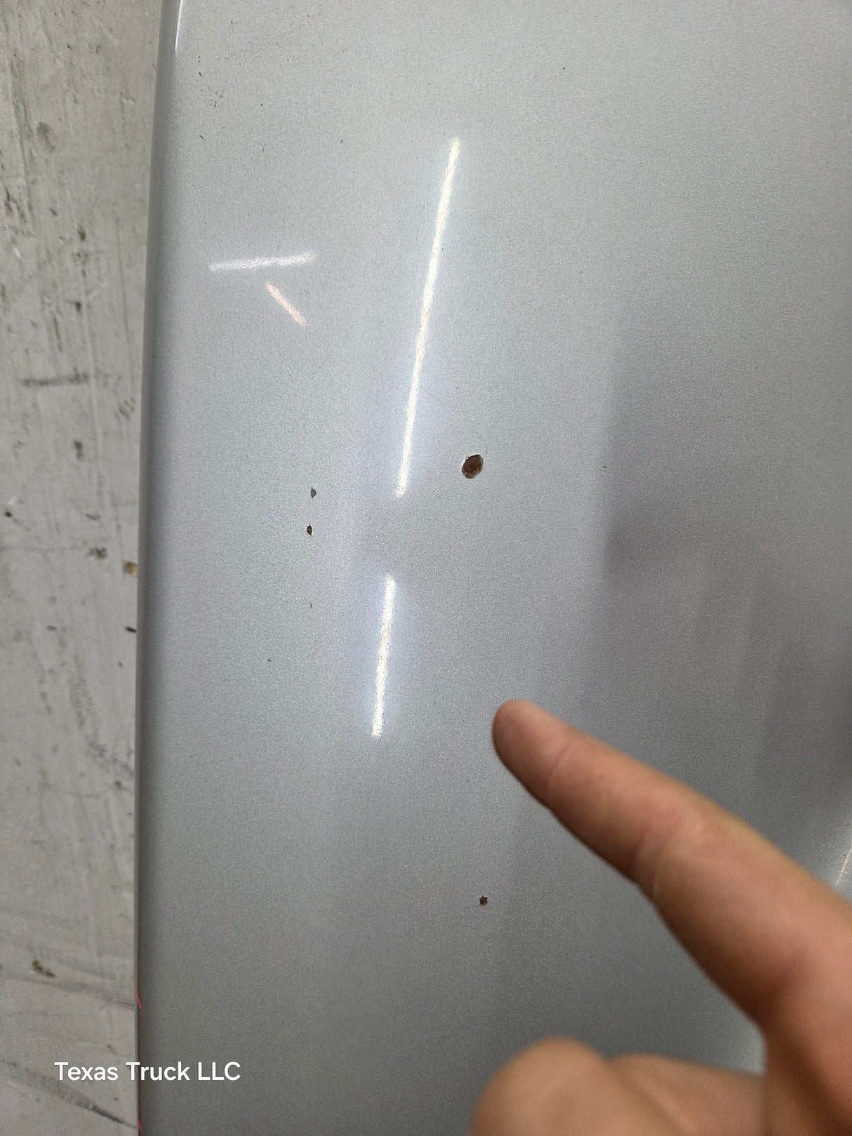 2003-2006 Chevrolet Silverado 2500 3500 Cateye HD Hood OEM - Fine Silver Birch Metallic