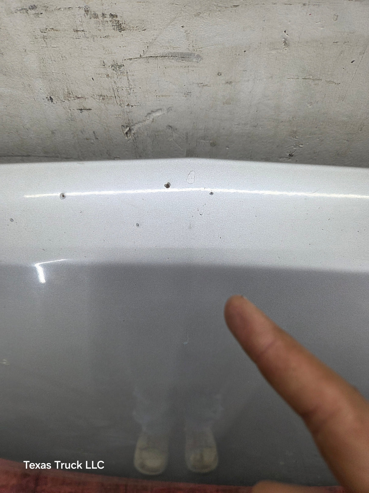 2003-2006 Chevrolet Silverado 2500 3500 Cateye HD Hood OEM - Fine Silver Birch Metallic