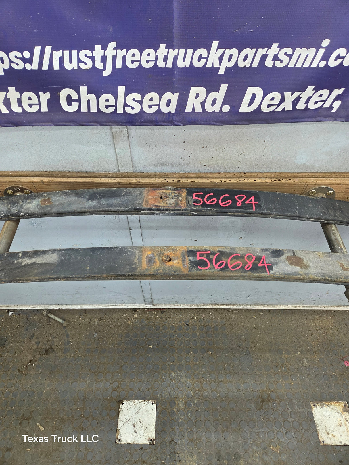 1999-2004 Ford F250 F350 Super Duty Excursion Front Leaf Springs - Pair