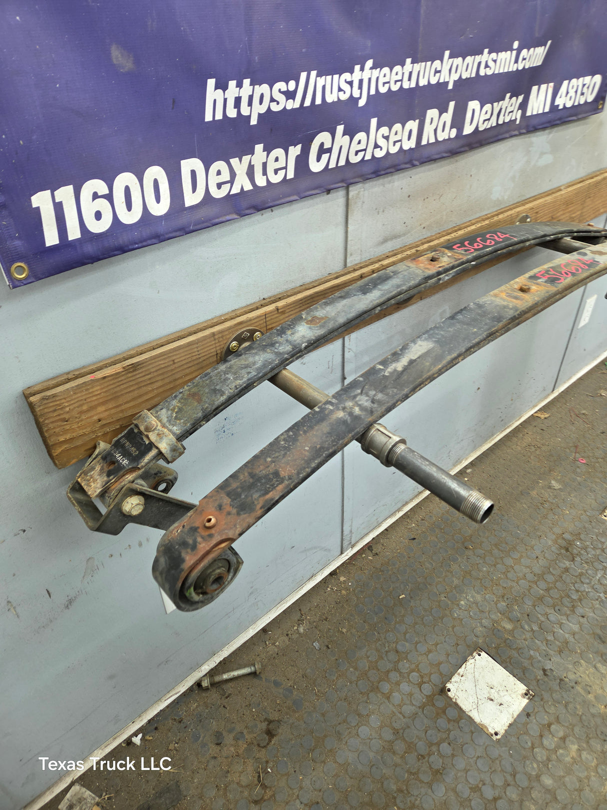 1999-2004 Ford F250 F350 Super Duty Excursion Front Leaf Springs - Pair