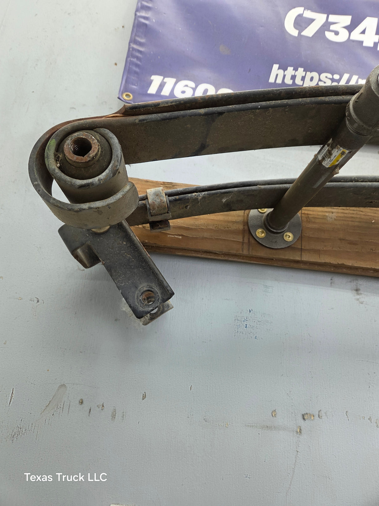 1999-2004 Ford F250 F350 Super Duty Excursion Front Leaf Springs - Pair