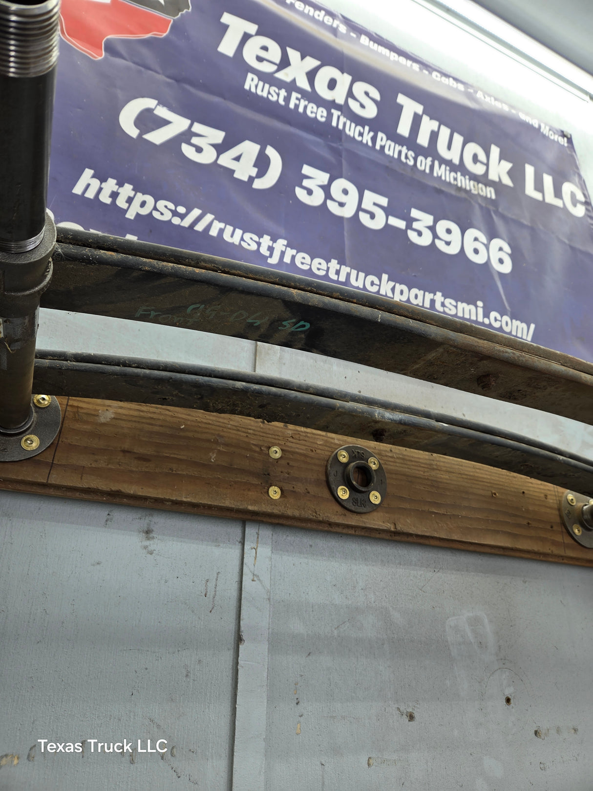 1999-2004 Ford F250 F350 Super Duty Excursion Front Leaf Springs - Pair