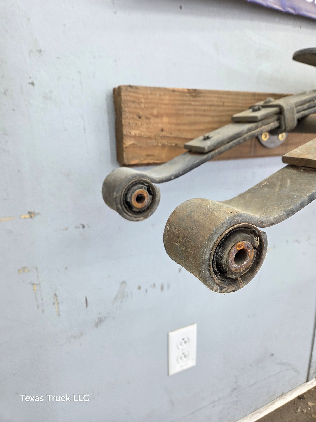 2002-2008 Dodge Ram 1500 Rear Leaf Springs 52113120 AE - Pair