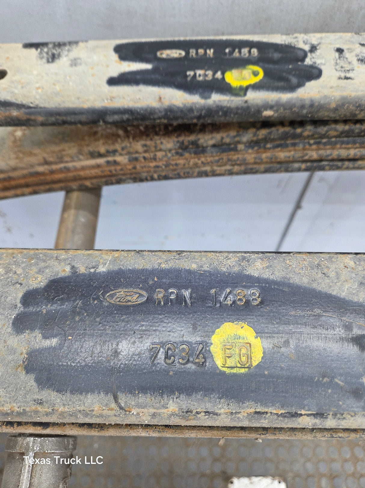 2008-2010 Ford F250 F350 Super Duty Rear Leaf Spring - Pair