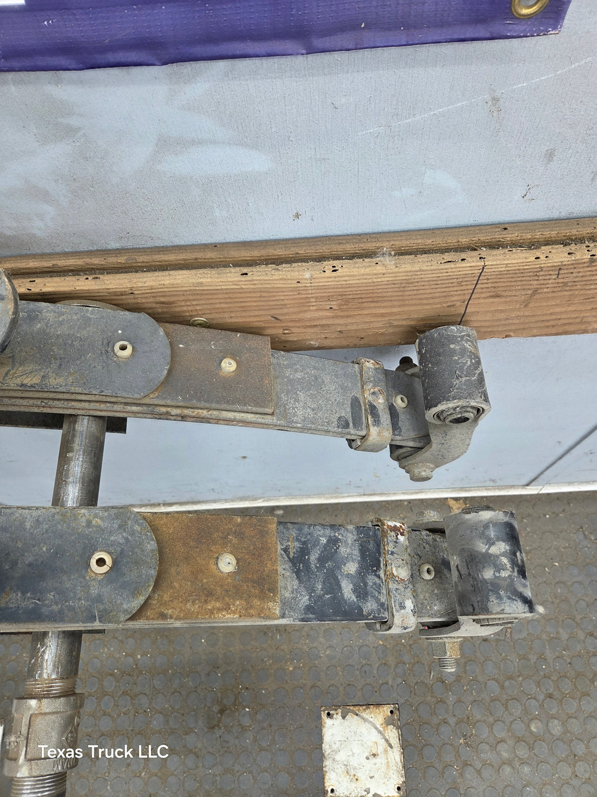 1999-2007 Ford F250 F350 Super Duty Rear Leaf Springs - Pair