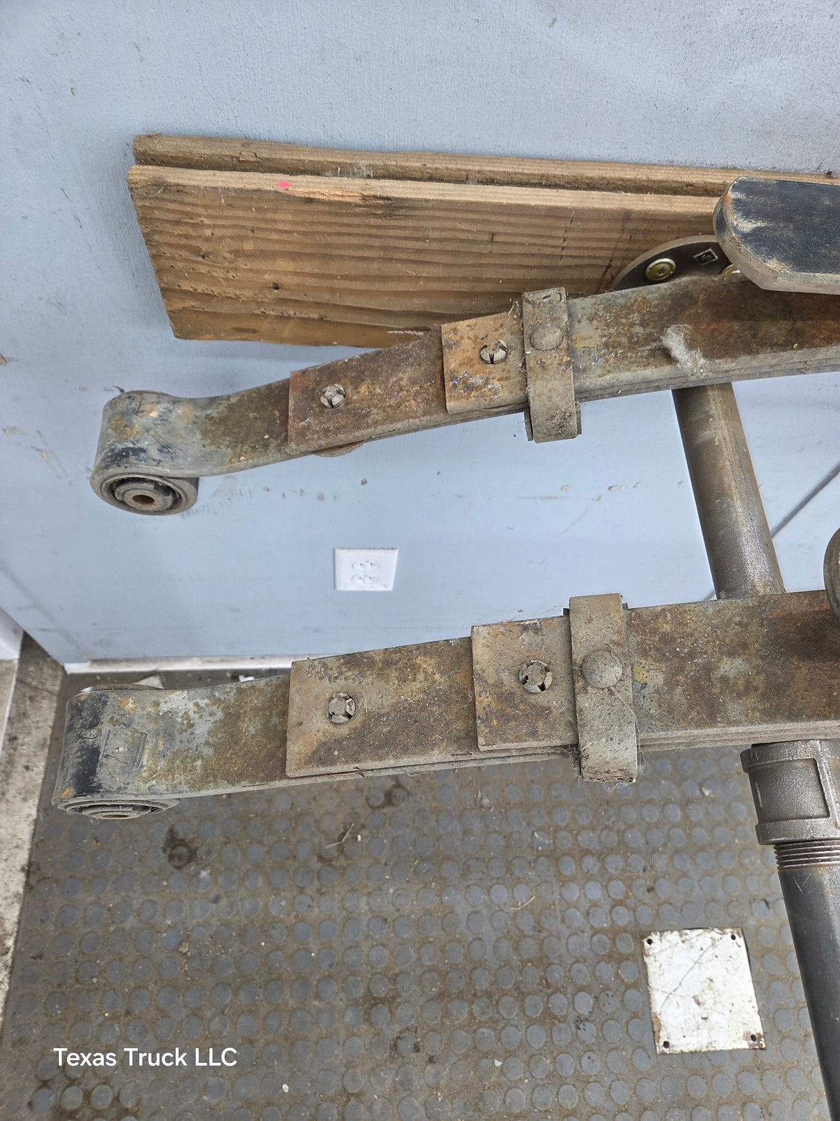 2002-2008 Dodge Ram 1500 Rear Leaf Springs 52113141 AD - Pair