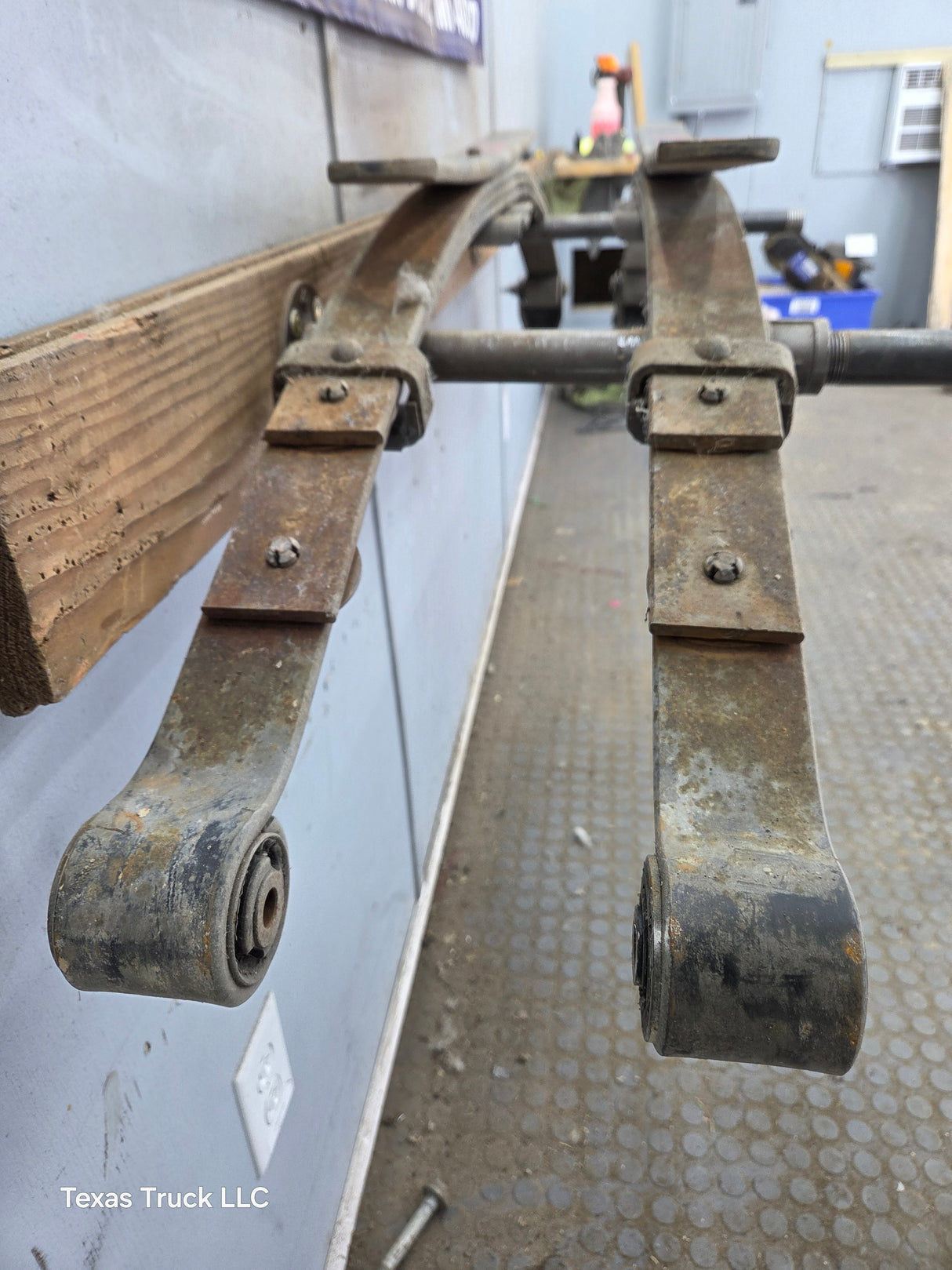 2002-2008 Dodge Ram 1500 Rear Leaf Springs 52113141 AD - Pair