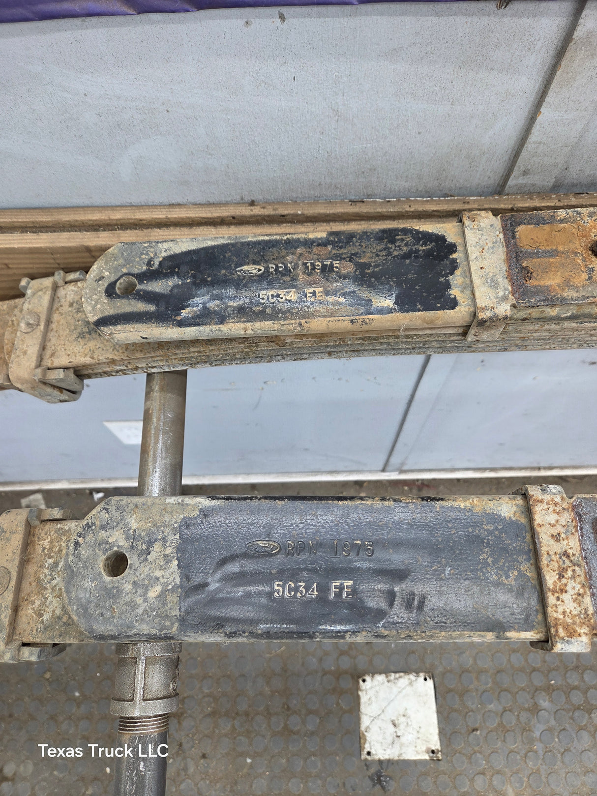 1999-2007 Ford F250 F350 Super Duty Rear Leaf Springs - Pair