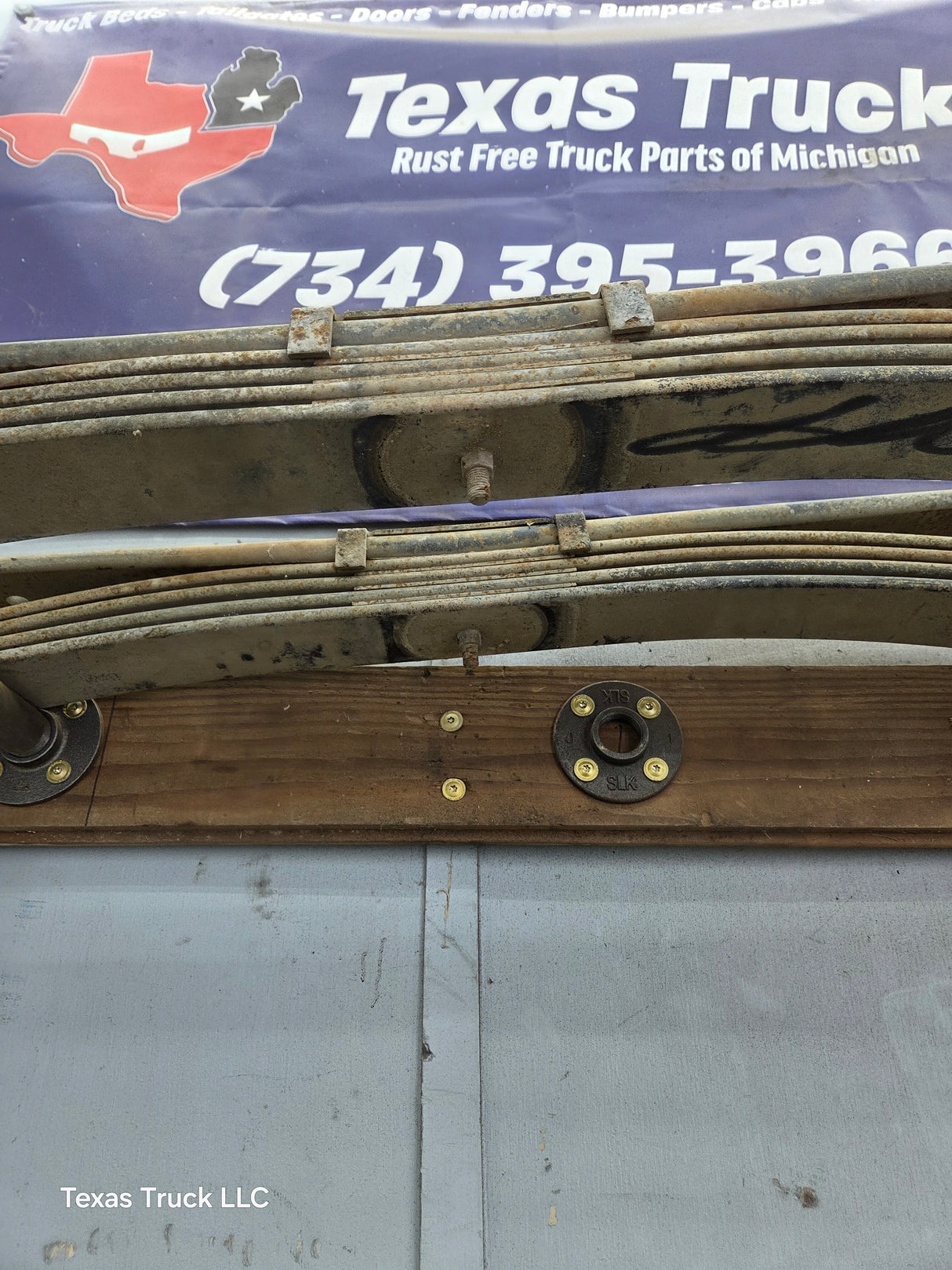1999-2007 Ford F250 F350 Super Duty Rear Leaf Springs - Pair