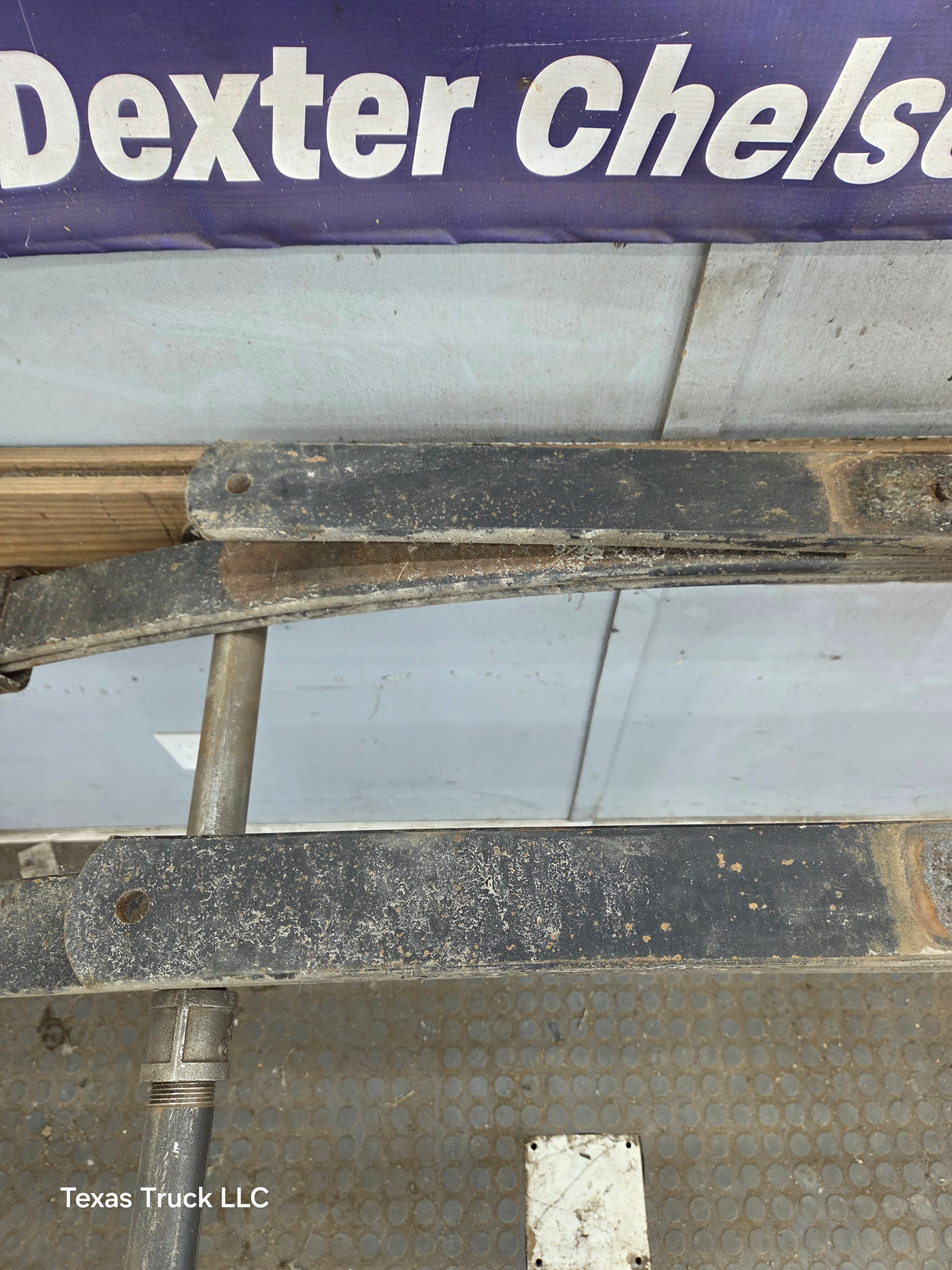 1999-2006 Chevrolet Silverado / GMC Sierra 1500 Rear Leaf Spring - Pair 15765129