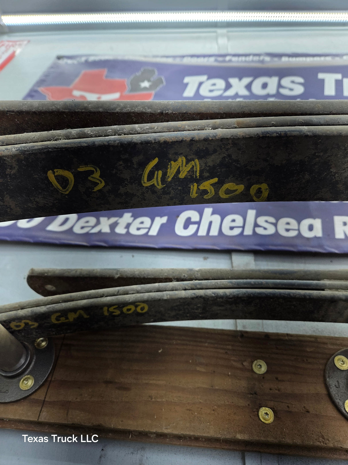 1999-2006 Chevrolet Silverado / GMC Sierra 1500 Rear Leaf Spring - Pair 15765129