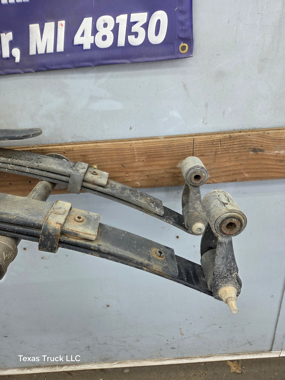 1994-2001 2nd Gen Dodge Ram 1500 Rear Leaf Springs 52106297 AD - Pair