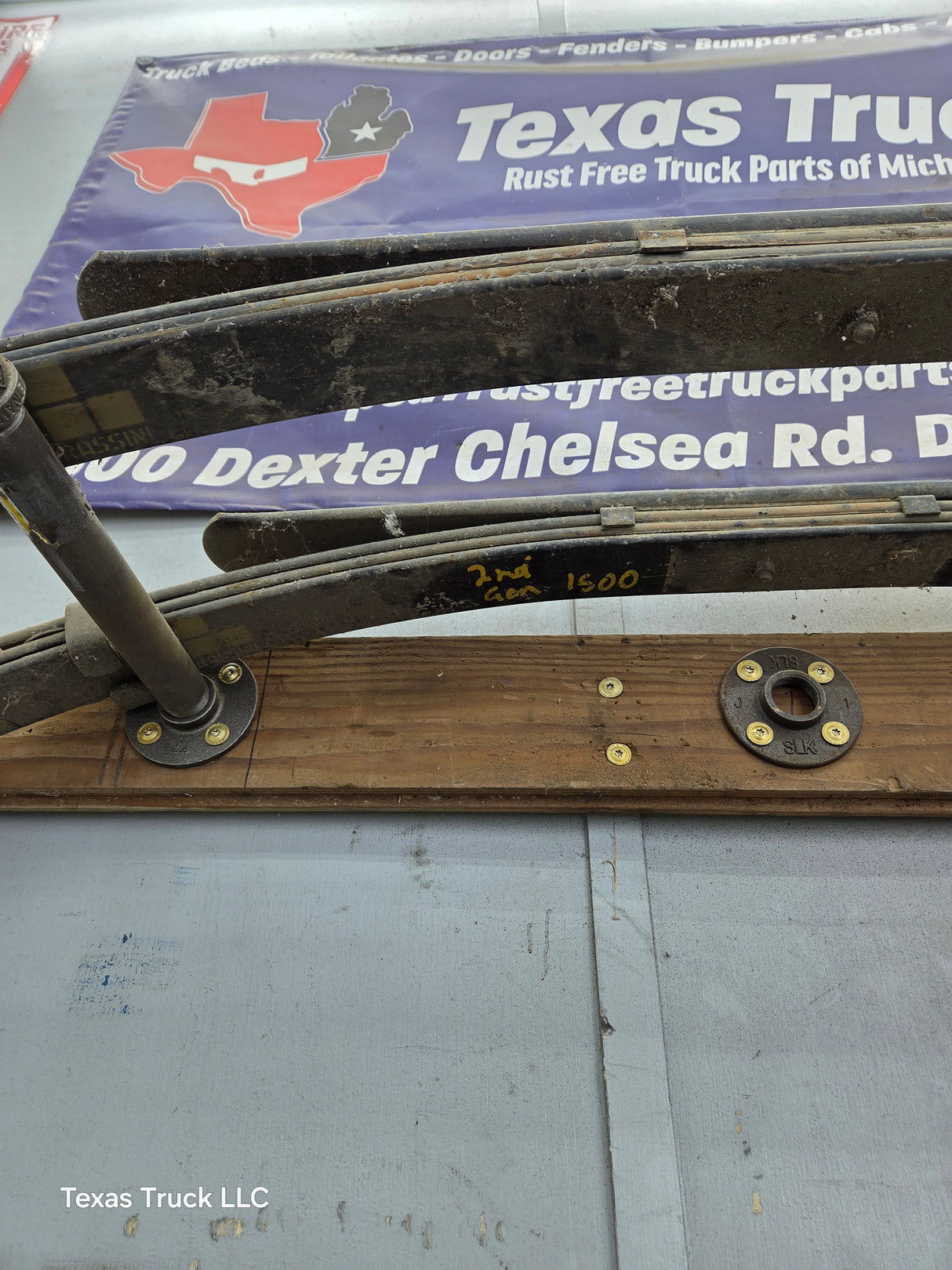 1994-2001 2nd Gen Dodge Ram 1500 Rear Leaf Springs 52106297 AD - Pair