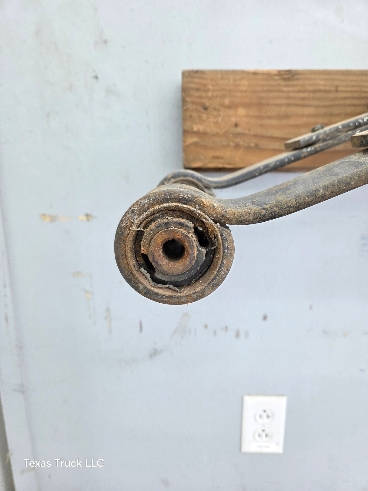 2002-2008 Dodge Ram 1500 Rear Leaf Springs 52113120AD - Pair