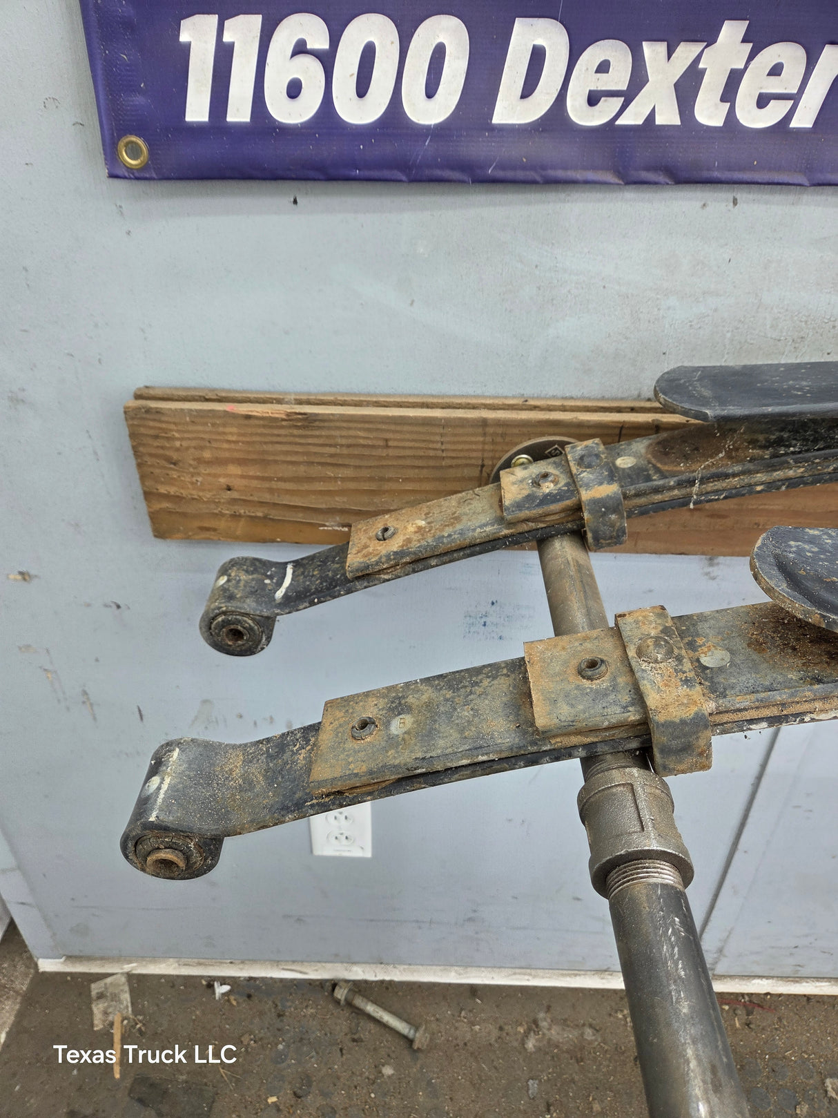 1994-2001 2nd Gen Dodge Ram 1500 Rear Leaf Springs 52106291 AD - Pair