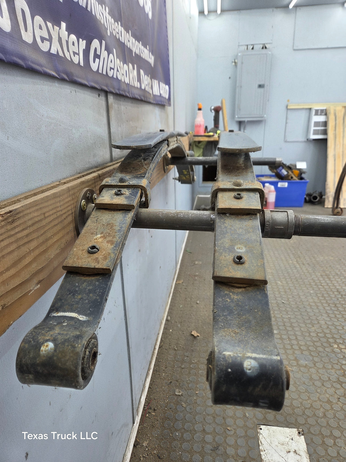 1994-2001 2nd Gen Dodge Ram 1500 Rear Leaf Springs 52106291 AD - Pair