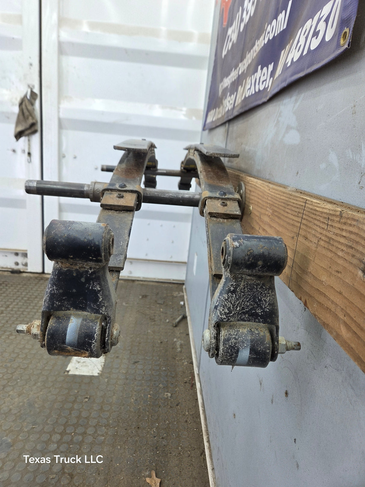 1994-2001 2nd Gen Dodge Ram 1500 Rear Leaf Springs 52106291 AD - Pair