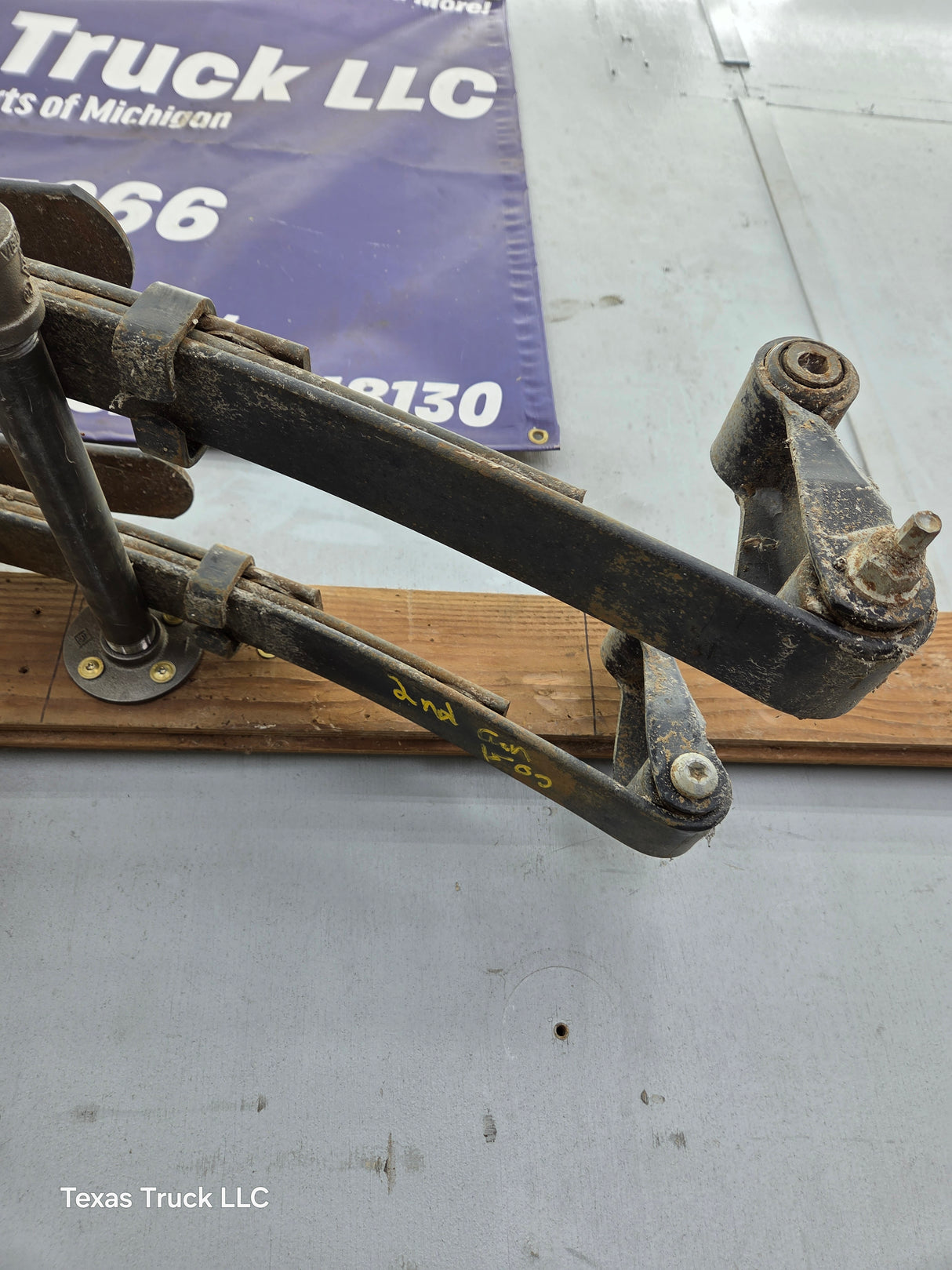 1994-2001 2nd Gen Dodge Ram 1500 Rear Leaf Springs 52106291 AD - Pair