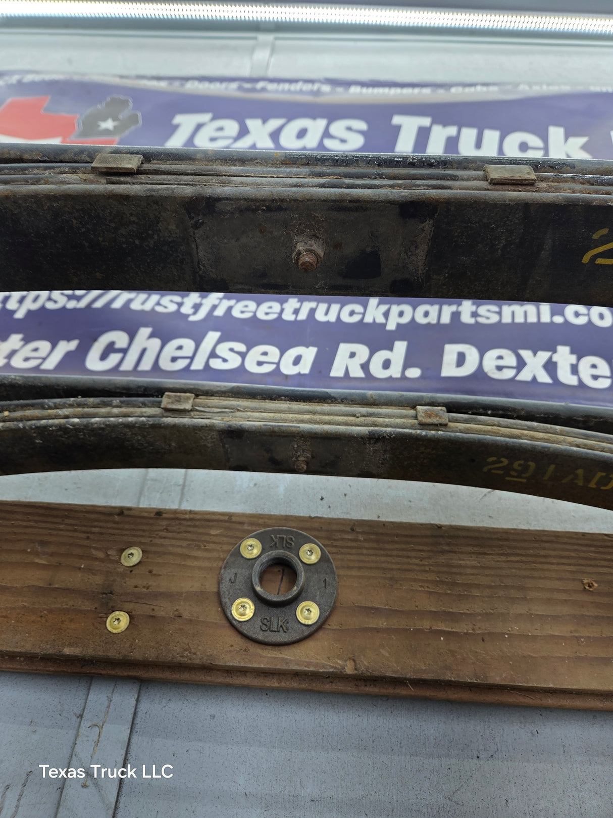 1994-2001 2nd Gen Dodge Ram 1500 Rear Leaf Springs 52106291 AD - Pair