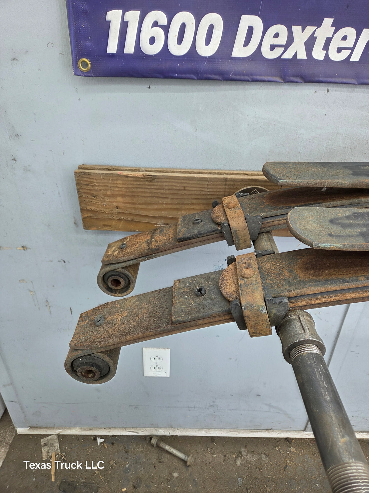 1999-2007 Ford F250 F350 Super Duty Rear Leaf Springs - Pair