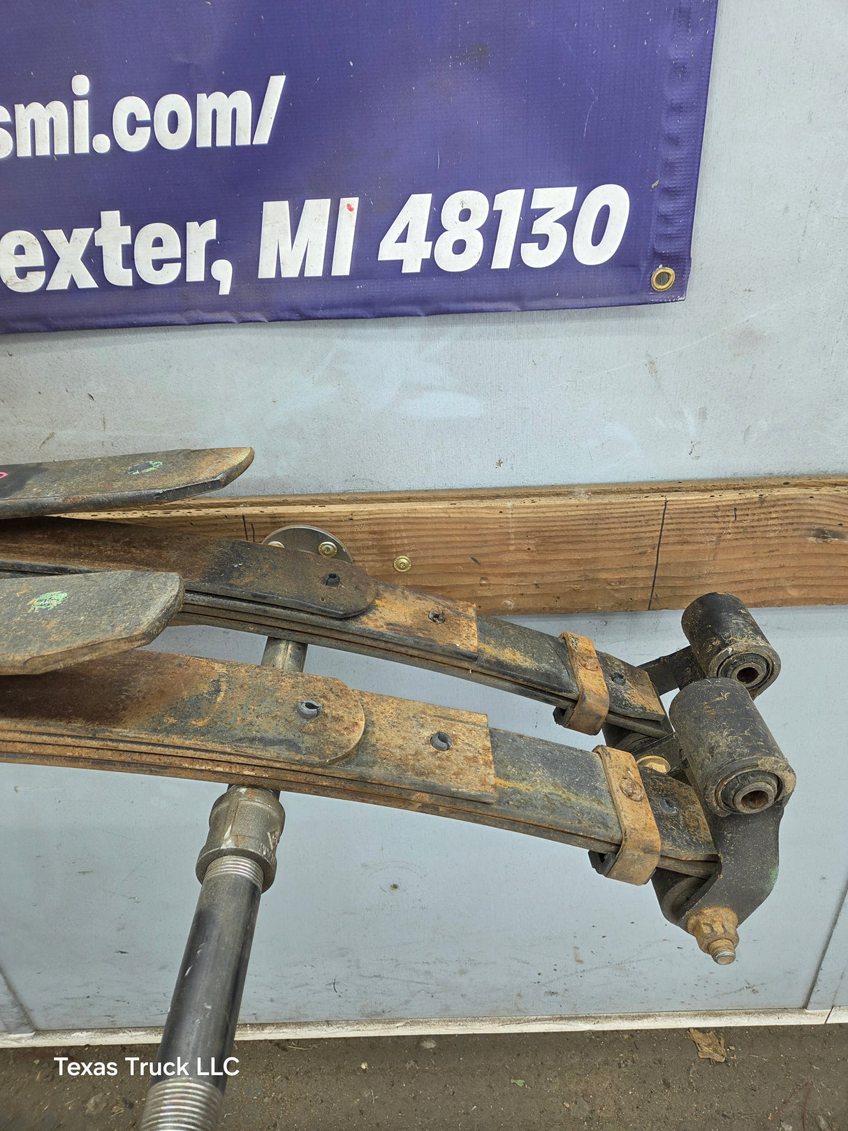 1999-2007 Ford F250 F350 Super Duty Rear Leaf Springs - Pair