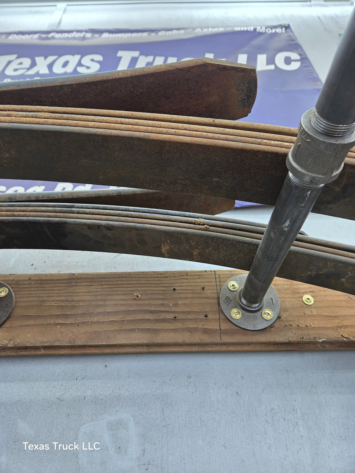 1999-2007 Ford F250 F350 Super Duty Rear Leaf Springs - Pair