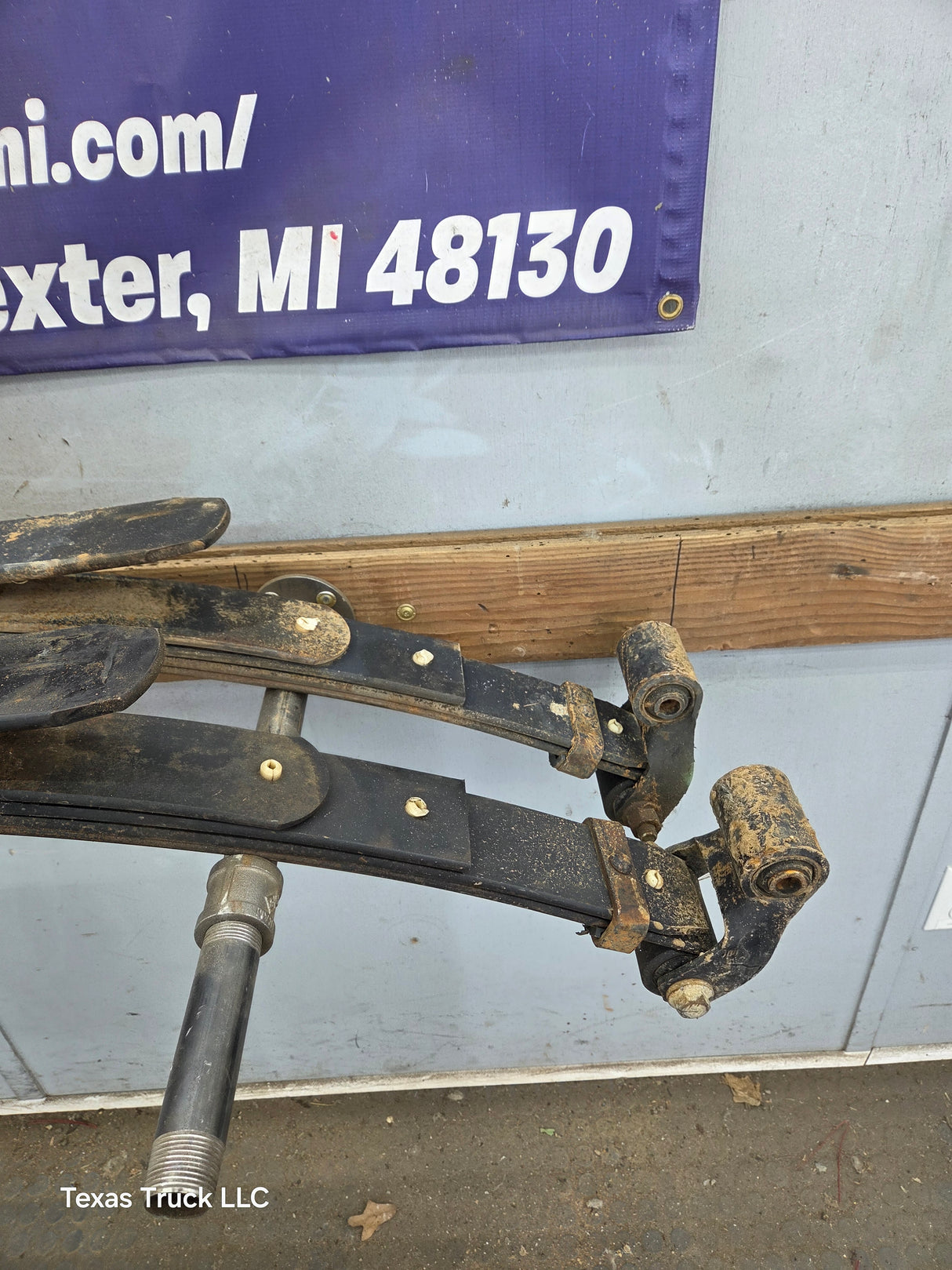 1999-2007 Ford F250 F350 Super Duty Rear Leaf Spring - Pair