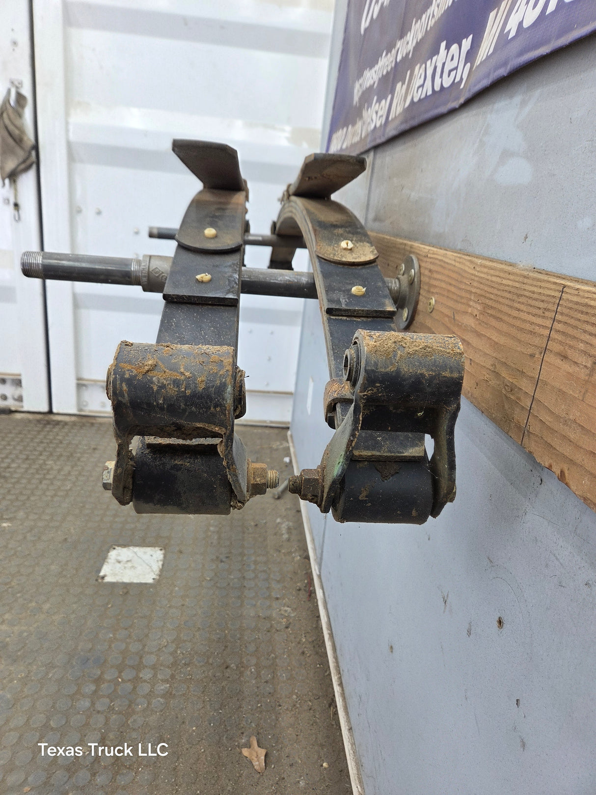 1999-2007 Ford F250 F350 Super Duty Rear Leaf Spring - Pair