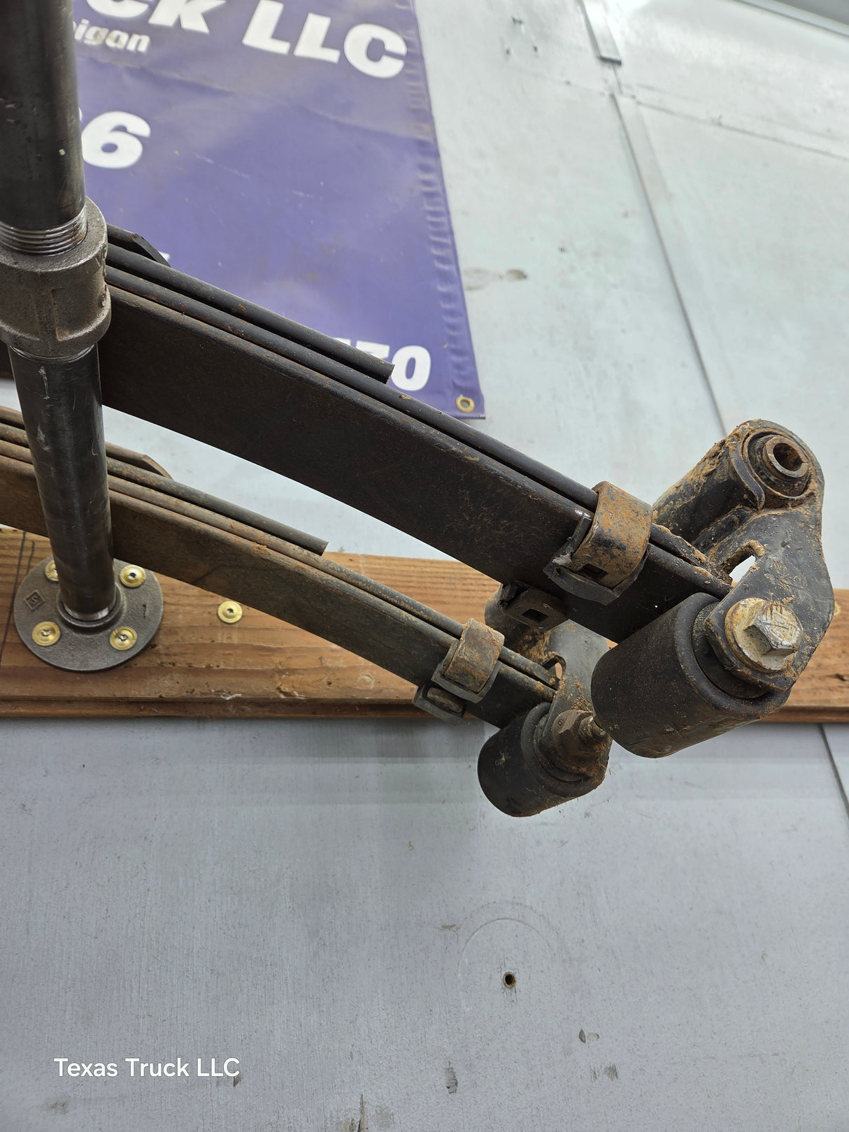 1999-2007 Ford F250 F350 Super Duty Rear Leaf Spring - Pair