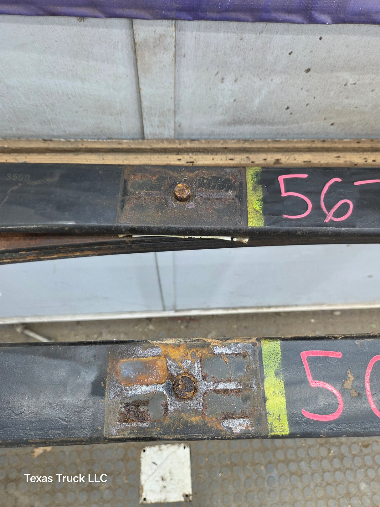 1999-2007 Ford F250 F350 Super Duty Rear Leaf Springs - Pair