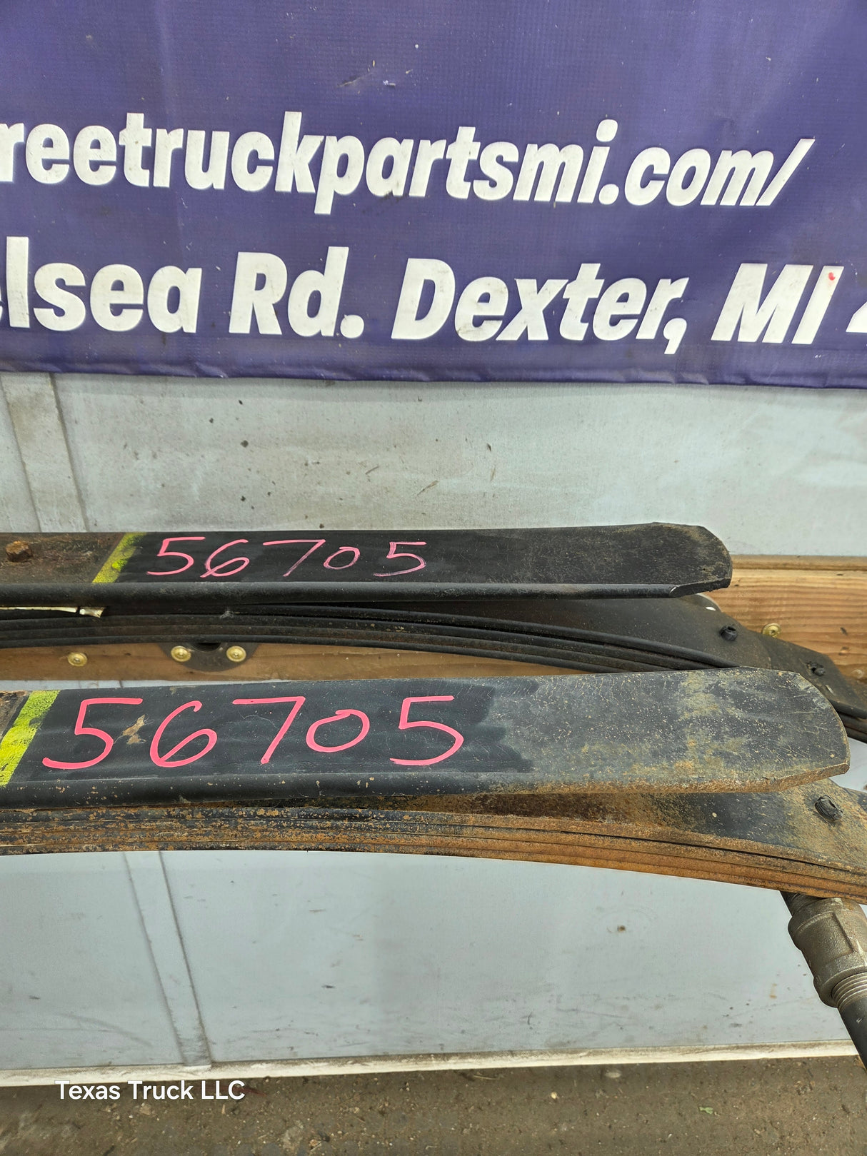 1999-2007 Ford F250 F350 Super Duty Rear Leaf Springs - Pair