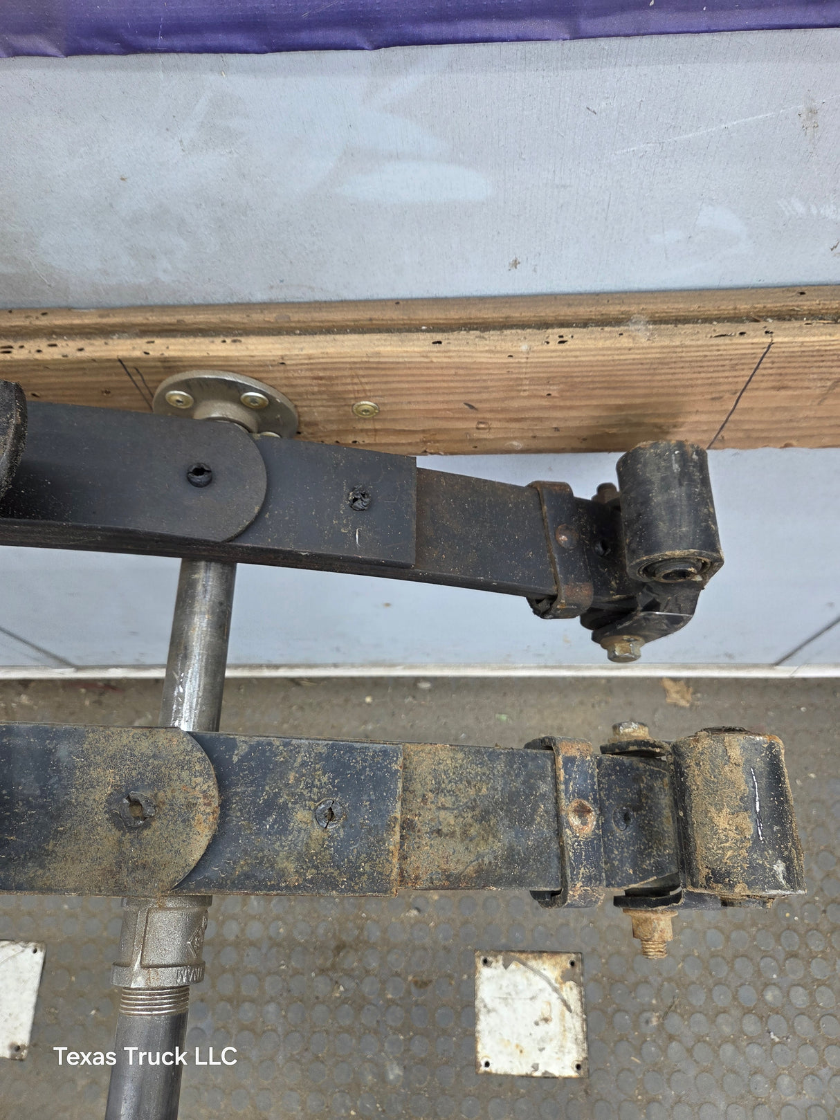 1999-2007 Ford F250 F350 Super Duty Rear Leaf Springs - Pair