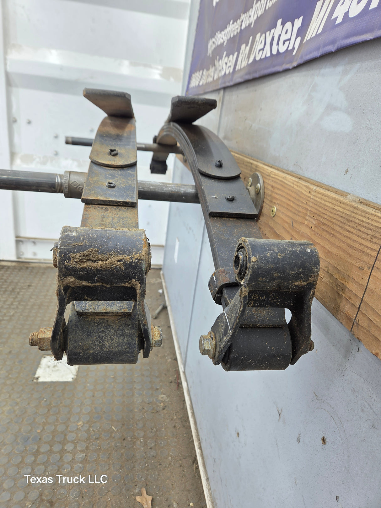 1999-2007 Ford F250 F350 Super Duty Rear Leaf Springs - Pair