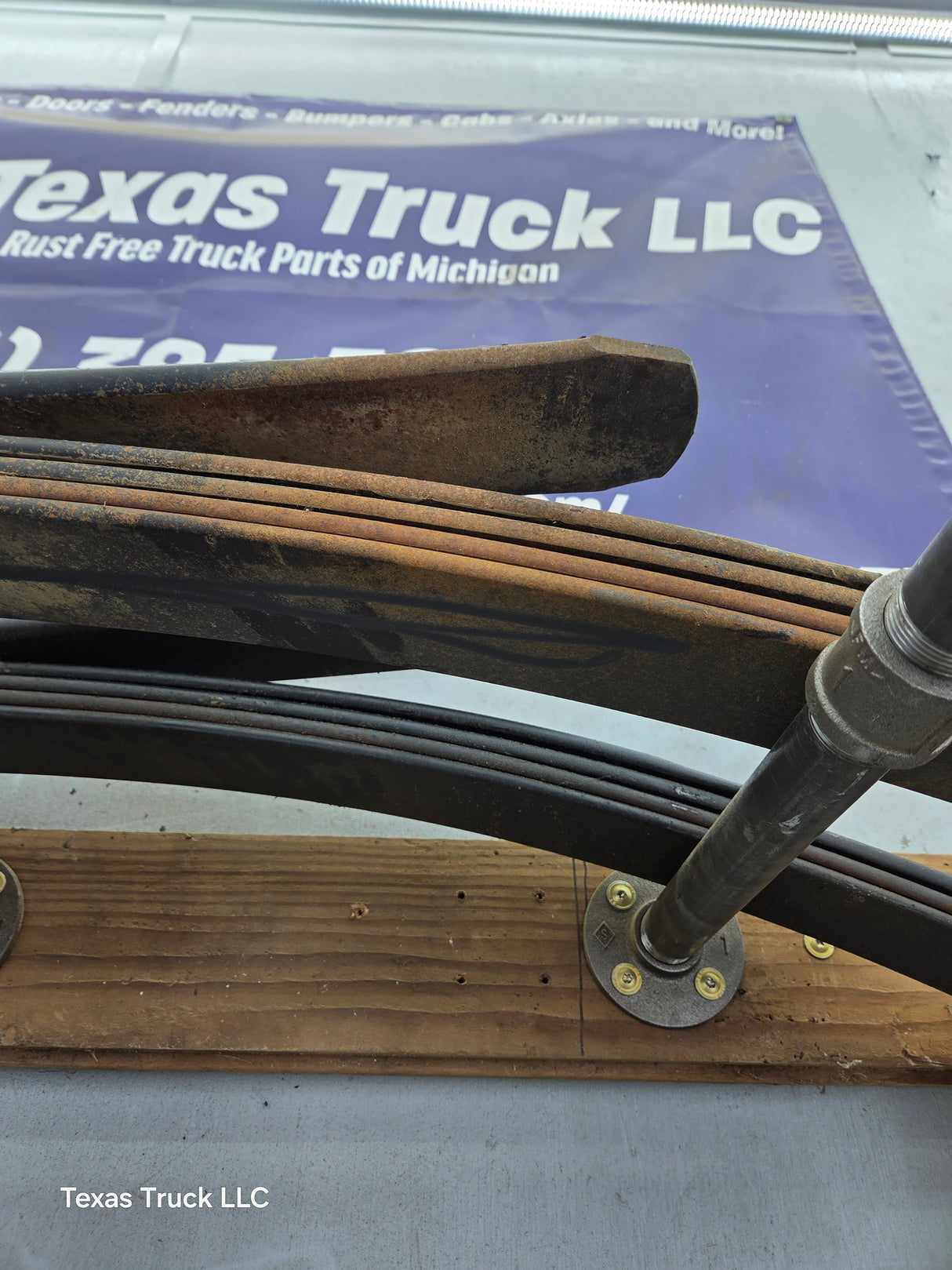 1999-2007 Ford F250 F350 Super Duty Rear Leaf Springs - Pair