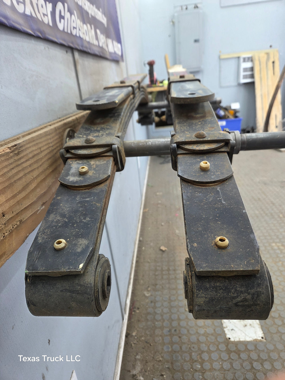 1999-2007 Ford F250 F350 Super Duty Rear Leaf Spring - Pair