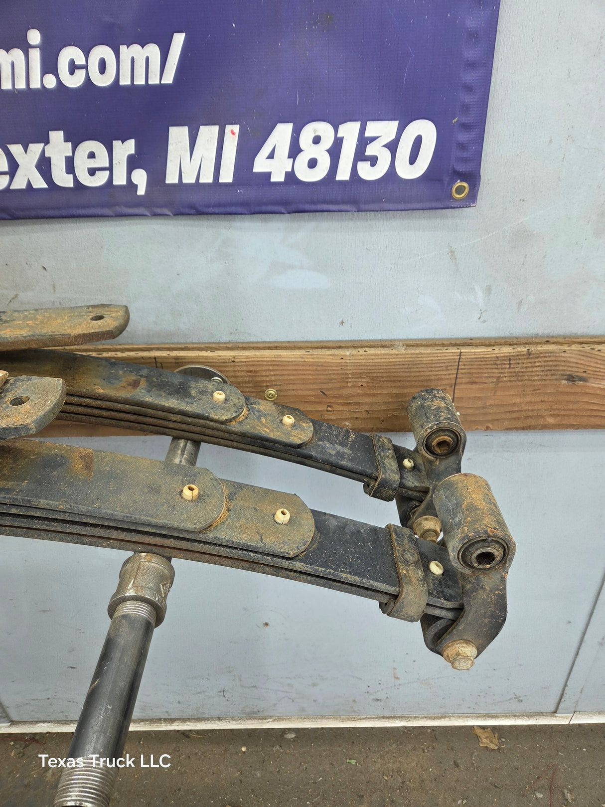 1999-2007 Ford F250 F350 Super Duty Rear Leaf Spring - Pair