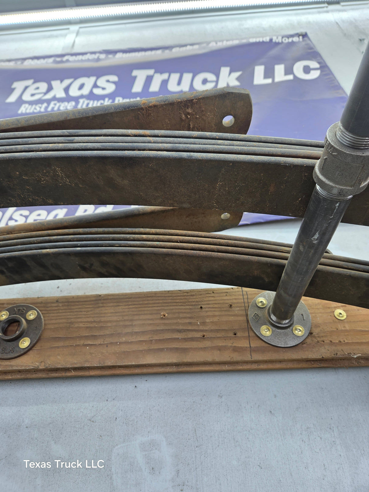 1999-2007 Ford F250 F350 Super Duty Rear Leaf Spring - Pair